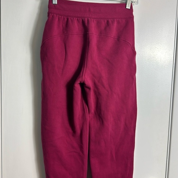 Lululemon Scuba High-Rise Jogger Pomegranate Size 2 - Picture 5 of 12